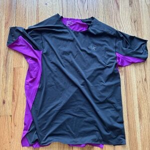 Men’s Arcteryx Norvan T Shirt - size large